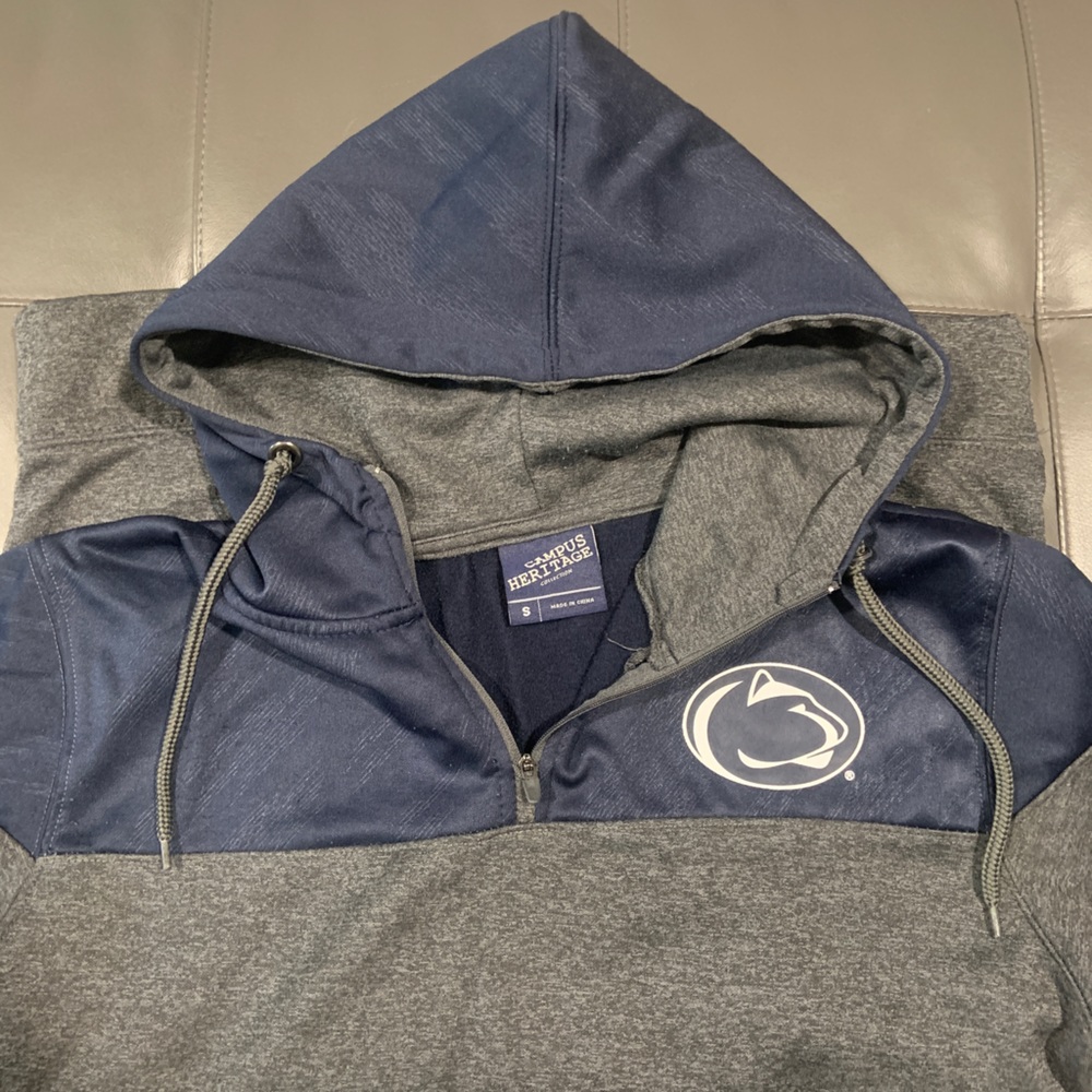 Men's Small Penn State 1/4 Zip with Hood.